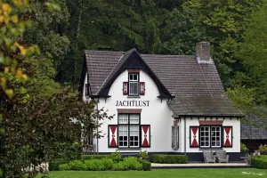 Keramzytobeton w budownictwie jednorodzinnym: dlaczego inwestorzy coraz częściej wybierają prefabrykaty