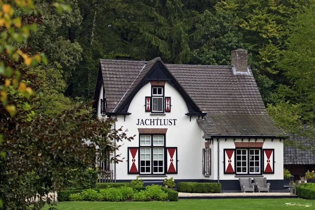 Keramzytobeton w budownictwie jednorodzinnym: dlaczego inwestorzy coraz częściej wybierają prefabrykaty